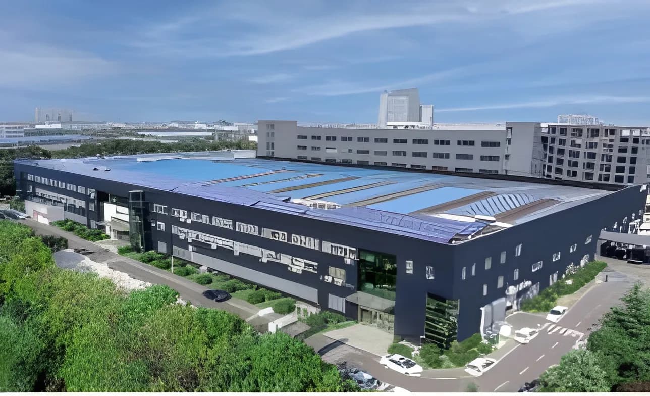 Aerial view of the Changzhou II plant, its roof covered in solar panels